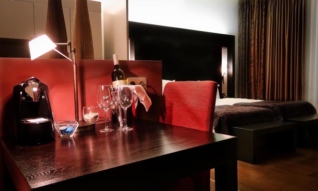 Hotel Van Eyck マースアイク エクステリア 写真
